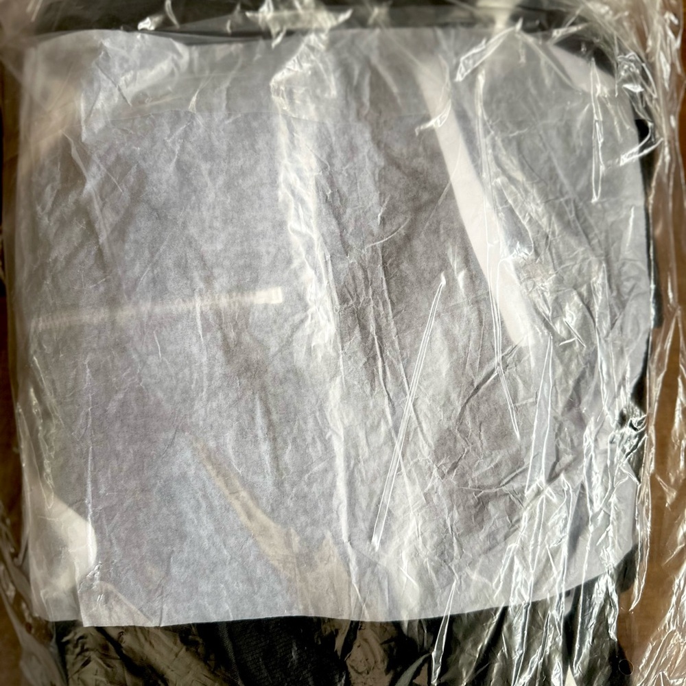 NWT EMILY THE STRANGE SKELLY HOODIE MEDIUM!!! - Picture 9 of 9
